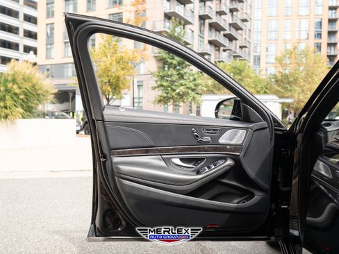 Used 2018 Mercedes-Benz S 560 Sedan image 45