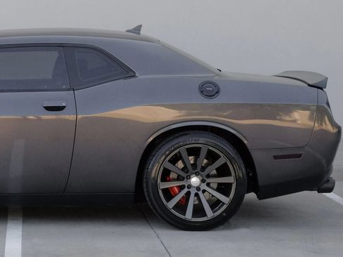 Used 2020 Dodge Challenger SRT Hellcat w/ Plus Package RWD image 18