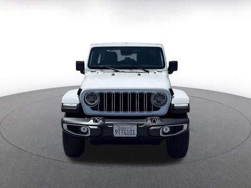Used 2025 Jeep Wrangler Unlimited Sahara AWD/4WD image 4