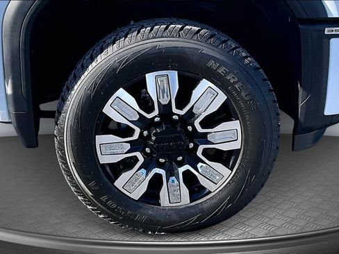 Used 2025 GMC Sierra 3500 Denali w/ Denali Reserve Package image 34