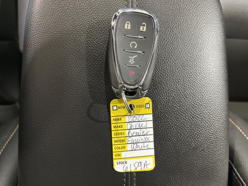 Used 2022 Chevrolet Equinox Premier image 25