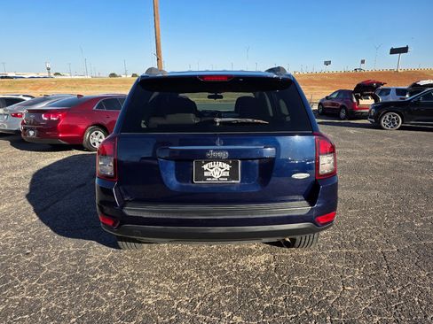 Used 2015 Jeep Compass Latitude image 6