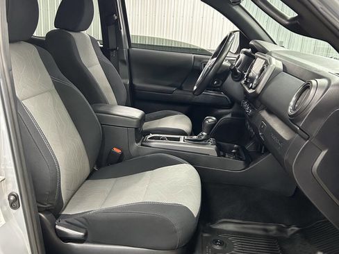 Used 2020 Toyota Tacoma TRD Off-Road image 49