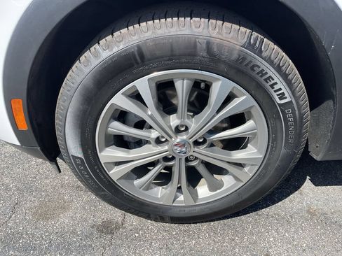 Used 2022 Buick Envision Preferred FWD image 2