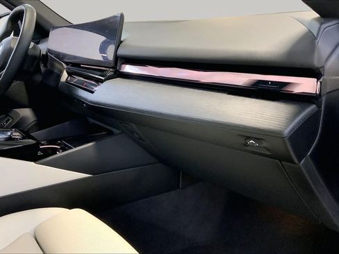 Used 2025 BMW i5 xDrive40 w/ Premium Package AWD/4WD image 18