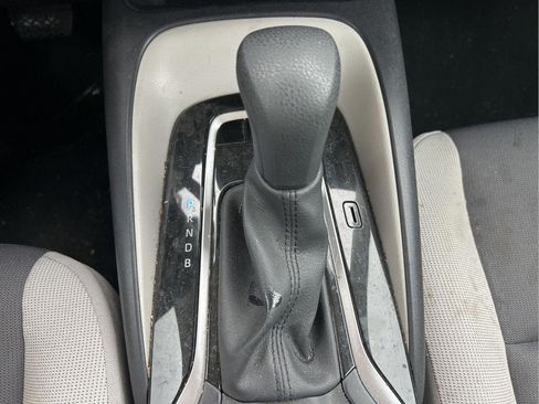 Used 2025 Toyota Corolla LE image 24