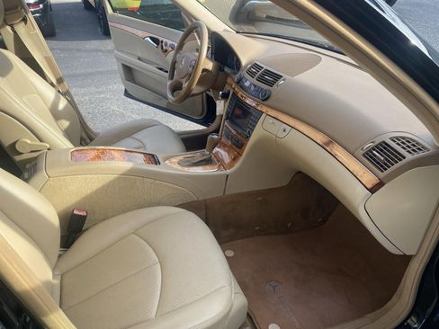 Used 2007 Mercedes-Benz E 350 Sedan image 27