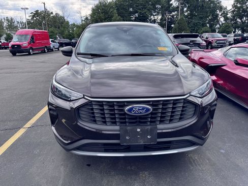 Used 2023 Ford Escape Active AWD/4WD image 2