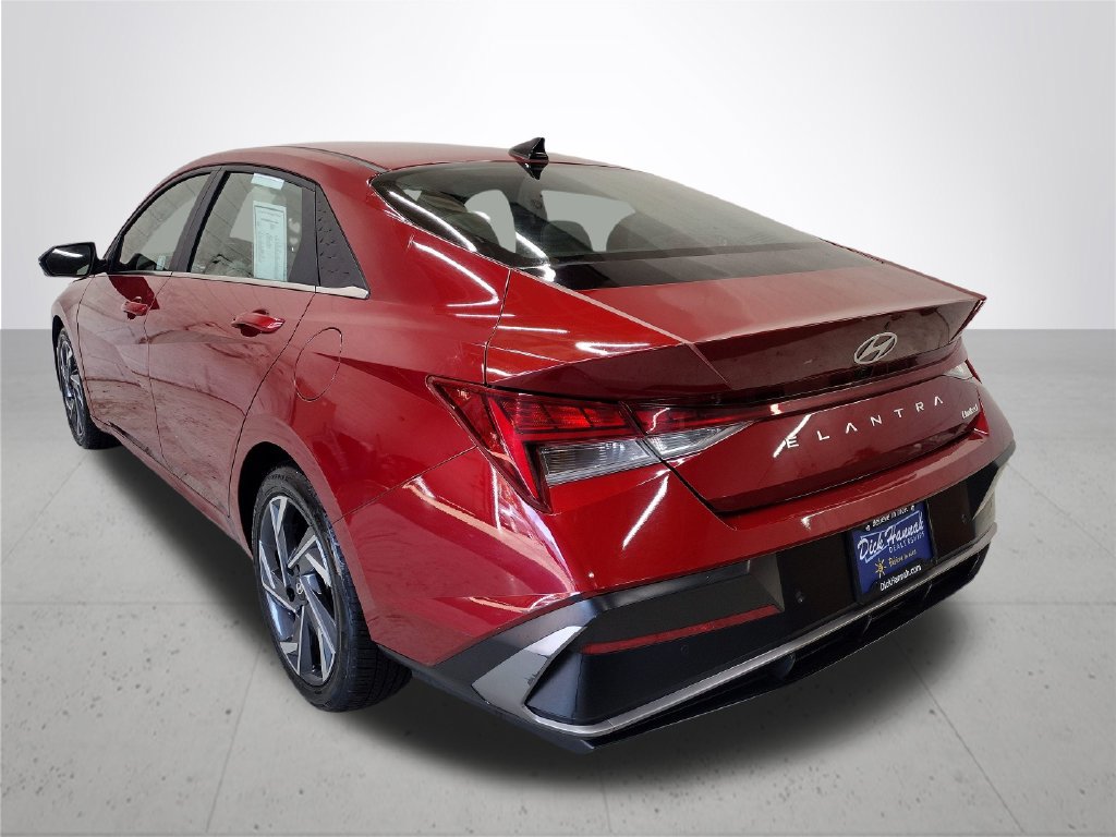 Certified 2024 Hyundai Elantra Limited FWD image 13