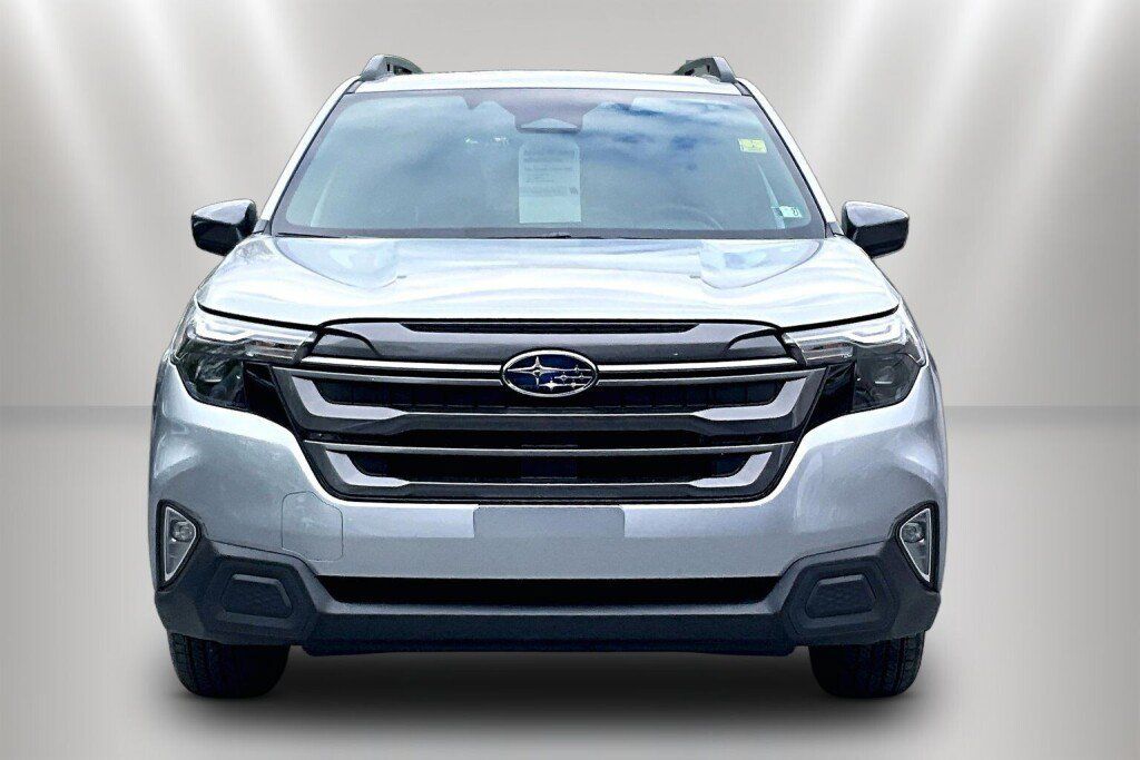 Used 2026 Subaru Forester Premium AWD/4WD image 2