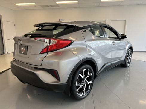 Used 2018 Toyota C-HR XLE image 7