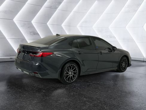 Used 2025 Toyota Camry XSE FWD image 4