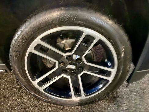 Used 2020 Cadillac Escalade Luxury image 11