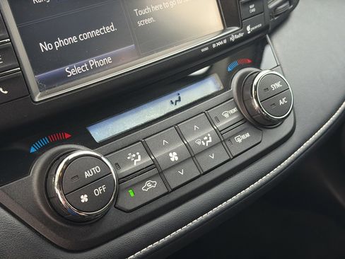 Used 2017 Toyota RAV4 Limited image 27