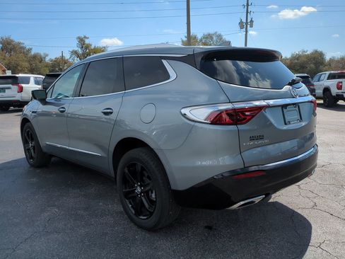 Used 2024 Buick Enclave Essence w/ Experience Buick Package FWD image 6