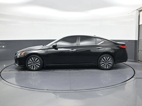 Used 2023 Nissan Altima 2.5 SV w/ SV Premium Package FWD image 4