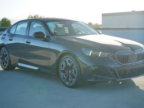 New 2026 BMW i5 eDrive40 w/ M Sport Package image 3