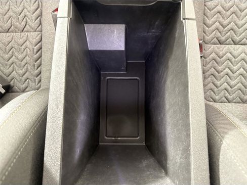 Used 2023 Chevrolet Equinox LT image 34