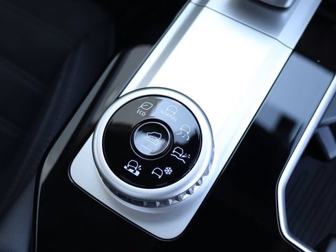 New 2026 Mitsubishi Outlander AWD image 14