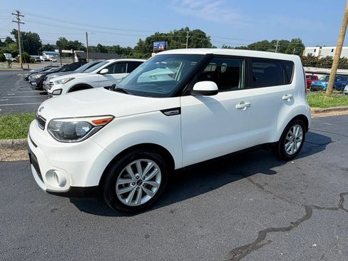Used 2018 Kia Soul + FWD image 3