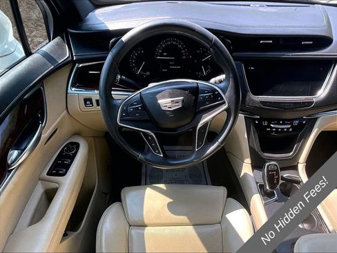 Used 2017 Cadillac XT5 Luxury w/ Driver Awareness Package FWD image 5
