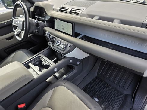 Certified 2022 Land Rover Defender 110 X-Dynamic SE AWD/4WD image 29