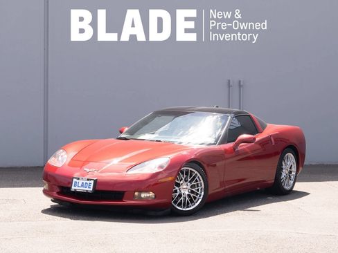 Used 2005 Chevrolet Corvette Coupe w/ Preferred Equipment Group RWD image 1