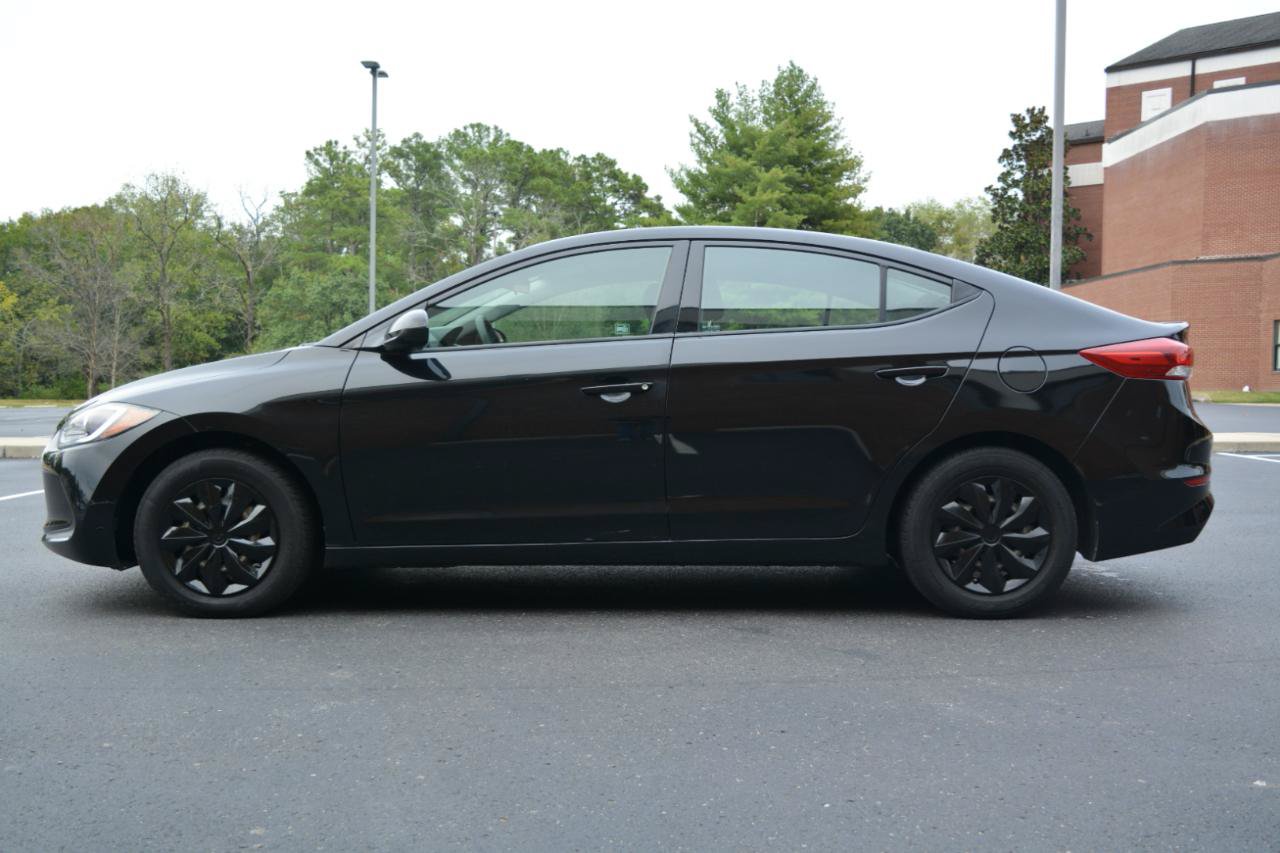 Used 2018 Hyundai Elantra SE FWD image 8