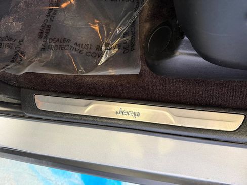 Used 2019 Jeep Grand Cherokee Limited w/ Trailer Tow Group IV image 13