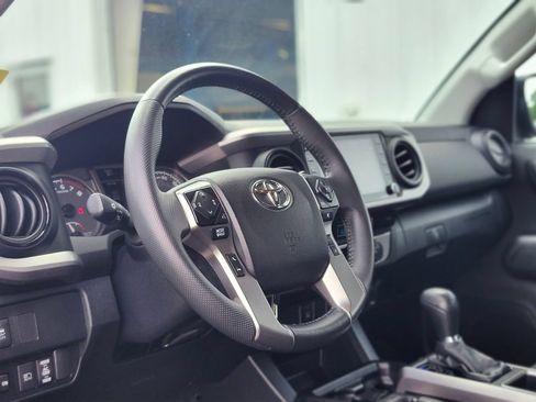Used 2021 Toyota Tacoma SR5 w/ Trail Edition AWD/4WD image 17