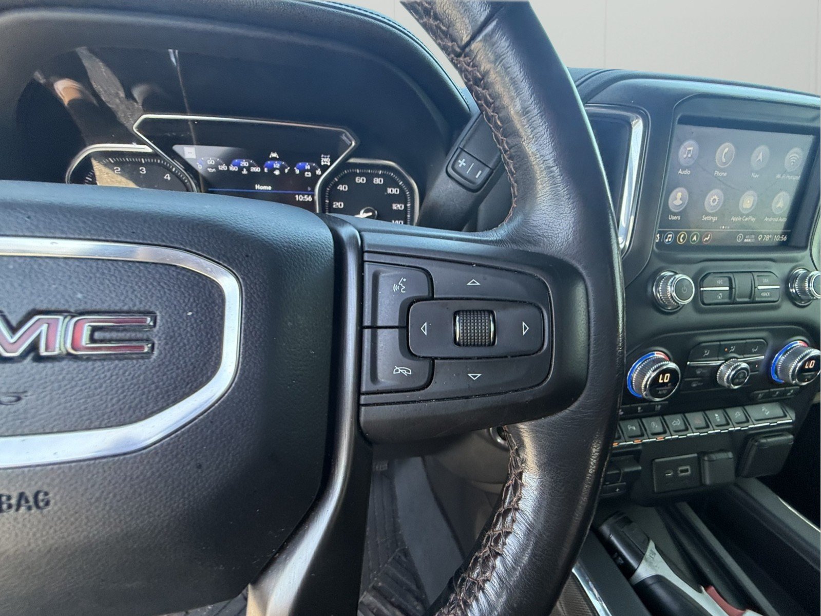 Used 2020 GMC Sierra 1500 AT4 w/ AT4 Premium Package AWD/4WD image 18