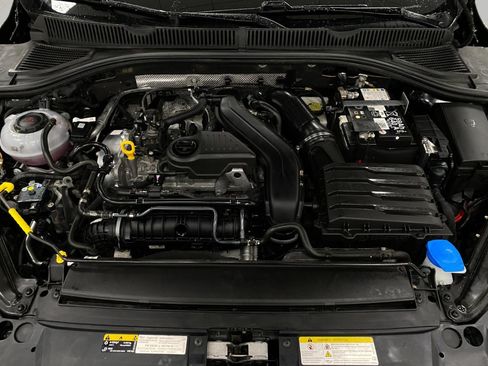 Used 2025 Volkswagen Jetta SE FWD image 11