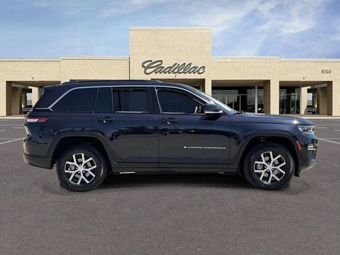 Used 2024 Jeep Grand Cherokee Limited AWD/4WD image 4