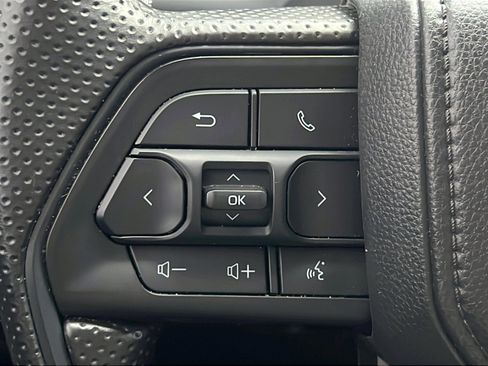 Used 2025 Toyota Tacoma SR RWD image 17