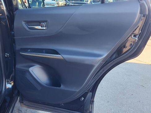 Used 2023 Toyota Venza Limited image 8