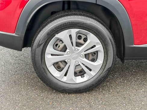 Used 2024 Chevrolet Trax LS FWD image 13
