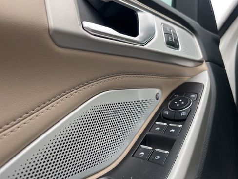 Used 2024 Ford Explorer Limited w/ Limited Technology Package image 12