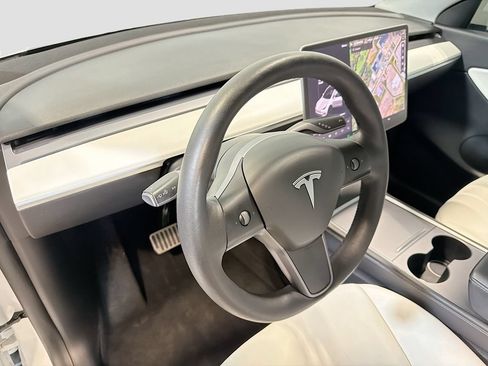 Used 2021 Tesla Model Y Long Range AWD/4WD image 10
