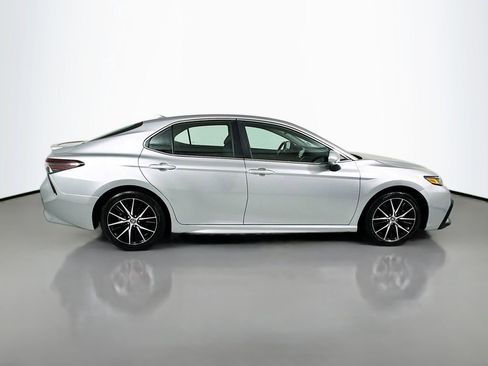 Used 2024 Toyota Camry SE w/ Cold Weather Package image 9