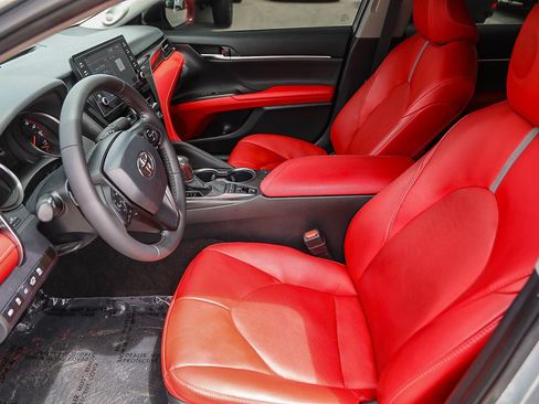 Used 2024 Toyota Camry XSE FWD image 17
