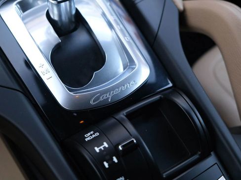 Used 2016 Porsche Cayenne image 43