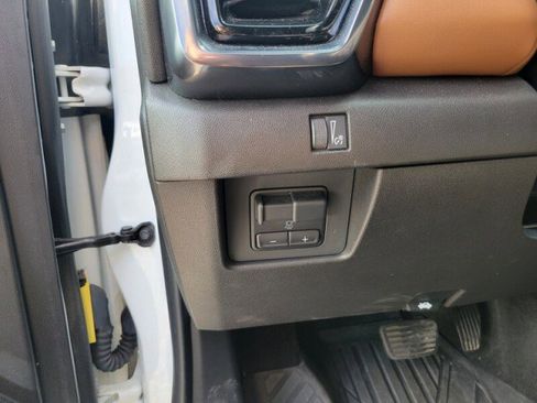 Used 2023 GMC Canyon AT4 w/ AT4 Premium Package AWD/4WD image 12