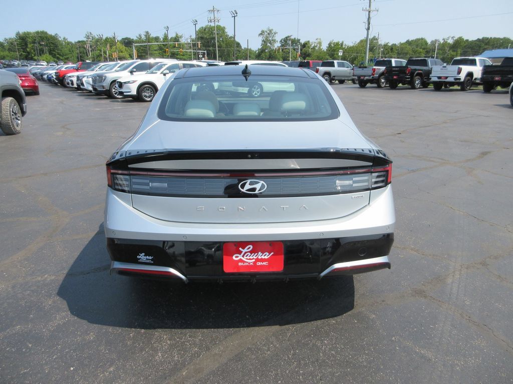 Used 2025 Hyundai Sonata Limited FWD image 7