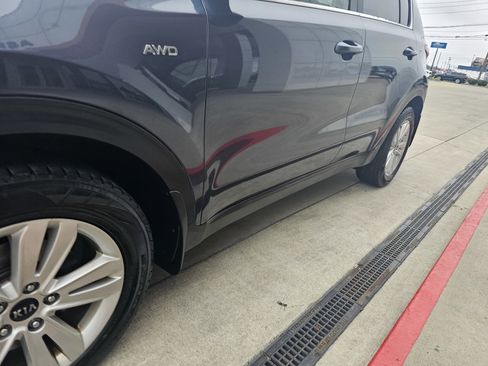 Used 2019 Kia Sportage LX image 11