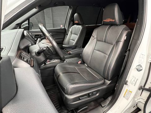 Used 2022 Honda Pilot TrailSport image 2