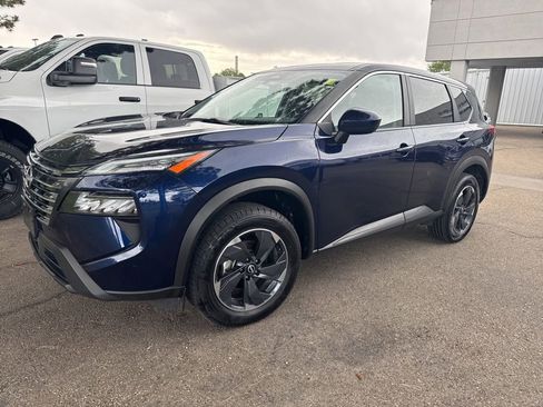 Used 2024 Nissan Rogue SV AWD/4WD image 1