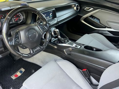 Used 2017 Chevrolet Camaro LT RWD image 11