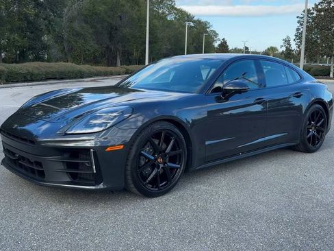New 2026 Porsche Panamera 4 image 4