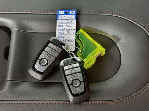 Used 2025 Ford Expedition Active AWD/4WD image 4