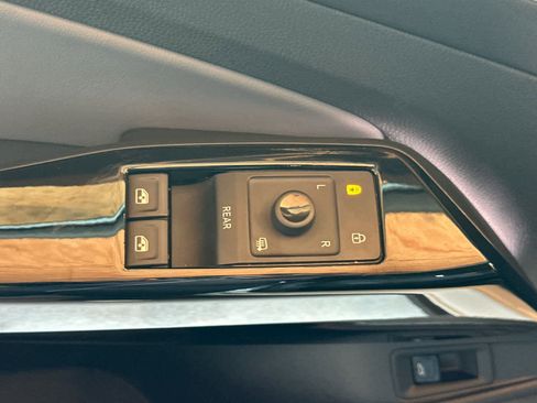 Used 2023 Volkswagen ID.4 Pro S image 13